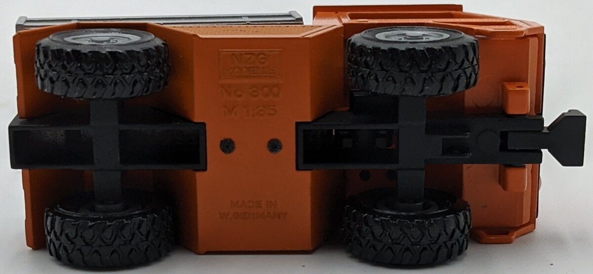 NZG 300 1:35 1987 KRAMER 601 Tremo Truck/Box