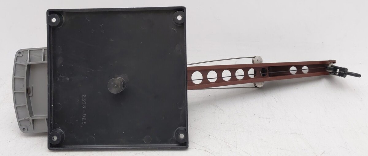 Lionel 6-2302 O Gauge Custom Union Pacific Manual Gantry Crane/Box