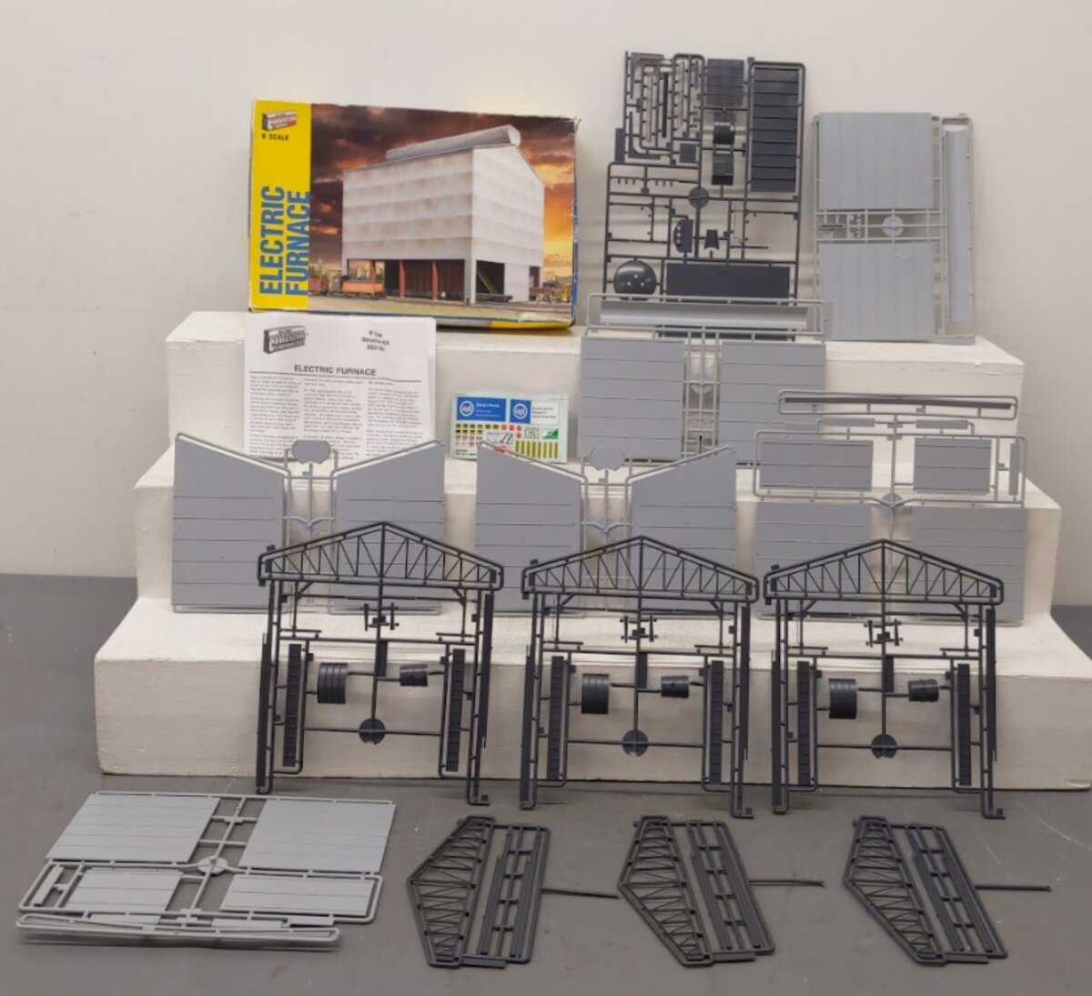 Walthers 933-3807 N Scale Electric Furnace Structure Kit EX/Box