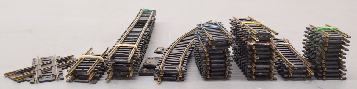 HO Scale Assorted Track-Curve, Straight, and Crossing [49] EX