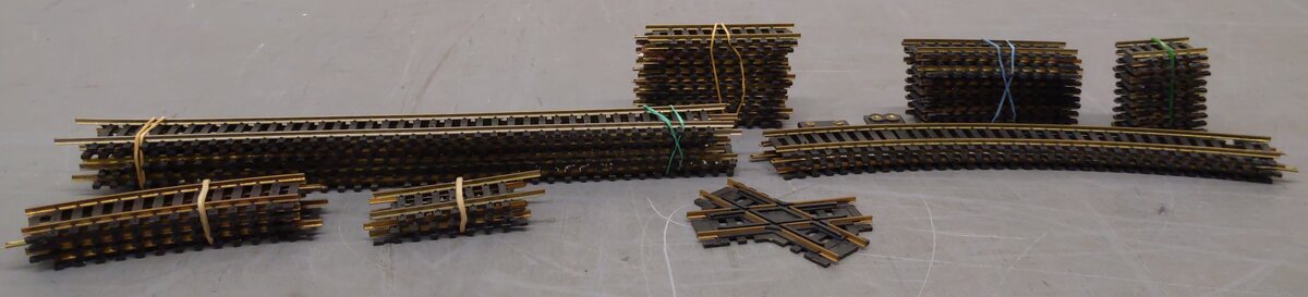 HO Scale Assorted Track-Curve, Straight, and Crossing [49] EX