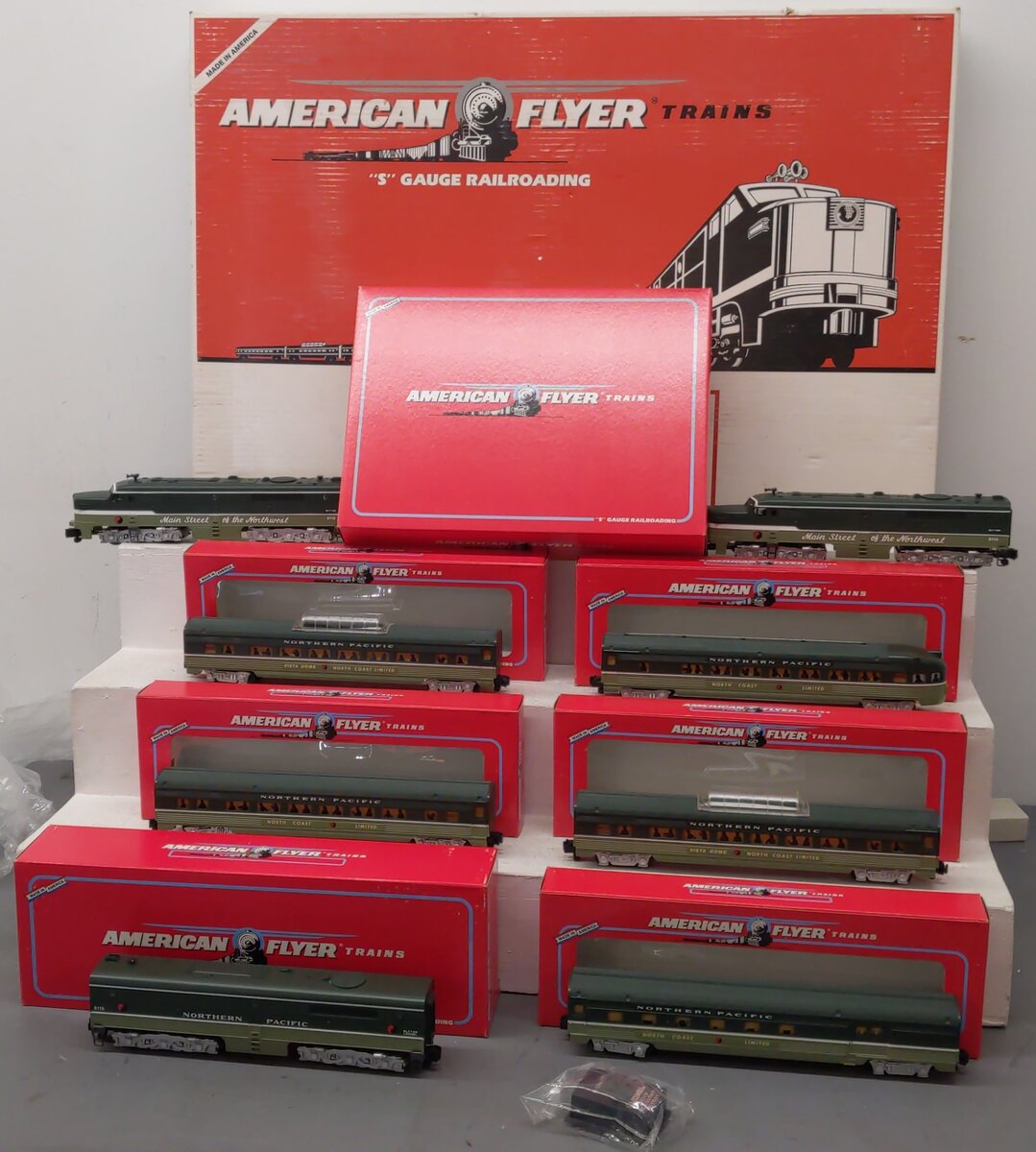 American Flyer 6-49602 Northern Pacific PA-1 S Gauge Diesel Passenger Train Set EX/Box