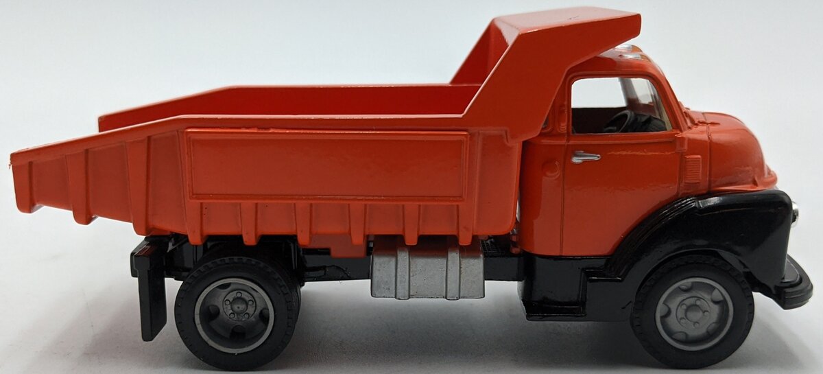 Ertl H471 1950 Chevy Dump Truck NIB