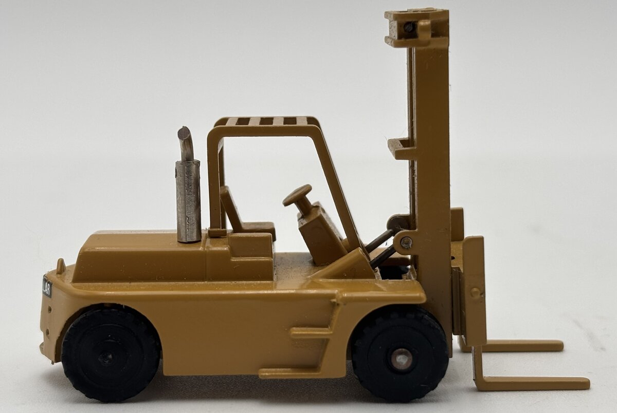 NZG 124 1:87 CAT B25 Lift Truck EX/Box