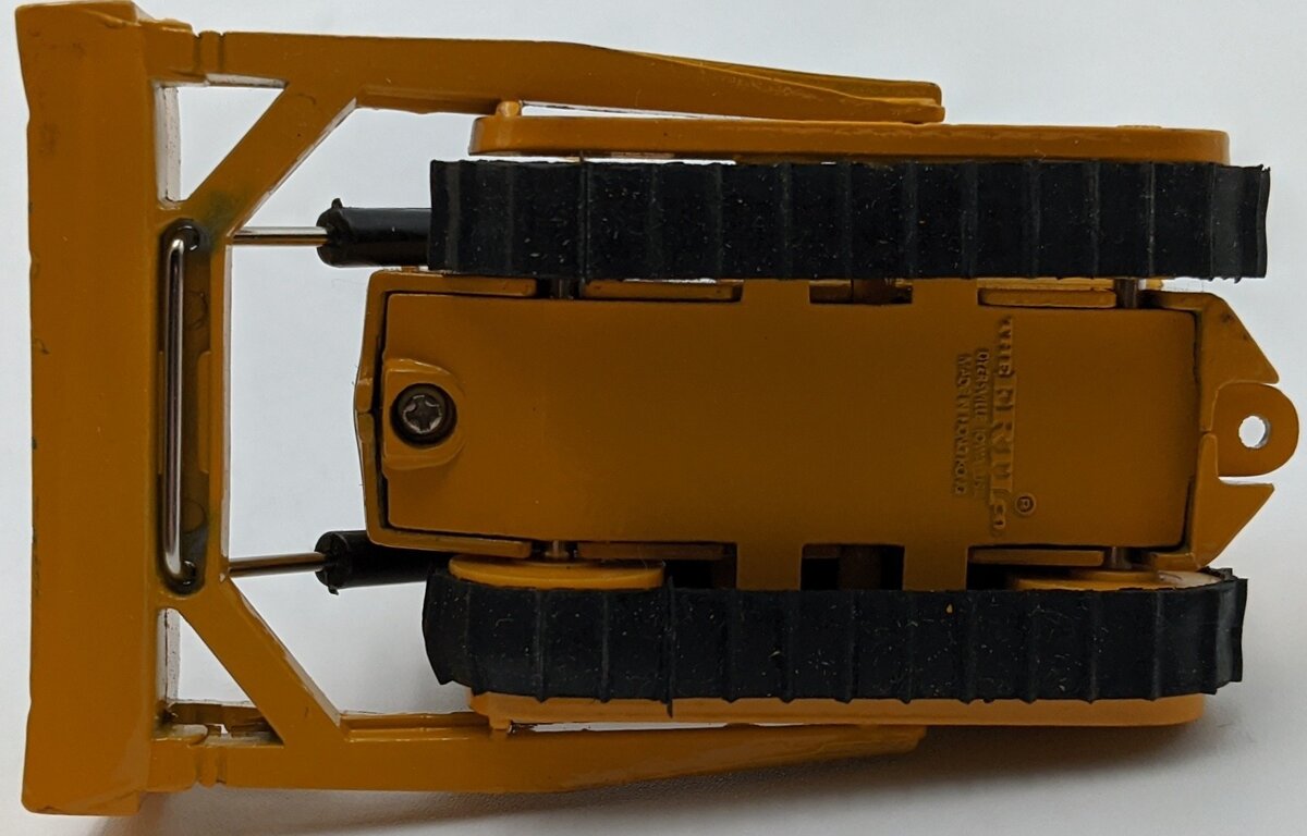 Ertl 1851 1:64 International TD-20E Crawler NIB