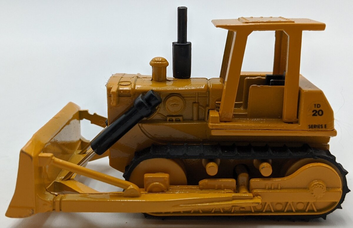 Ertl 1851 1:64 International TD-20E Crawler NIB