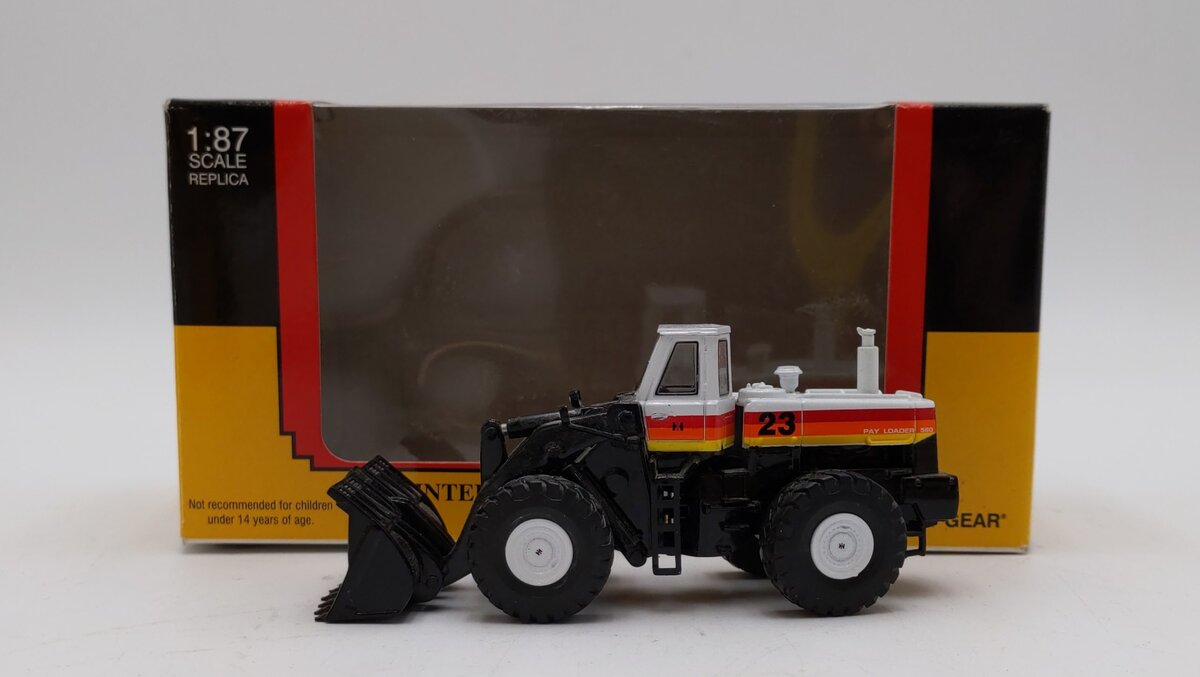 First Gear 80-0311 1:87 International Harvester 560 Pay Loader LN/Box