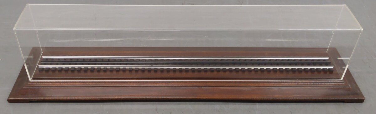 O Gauge Display Case 34" w/ Acrylic Cover EX