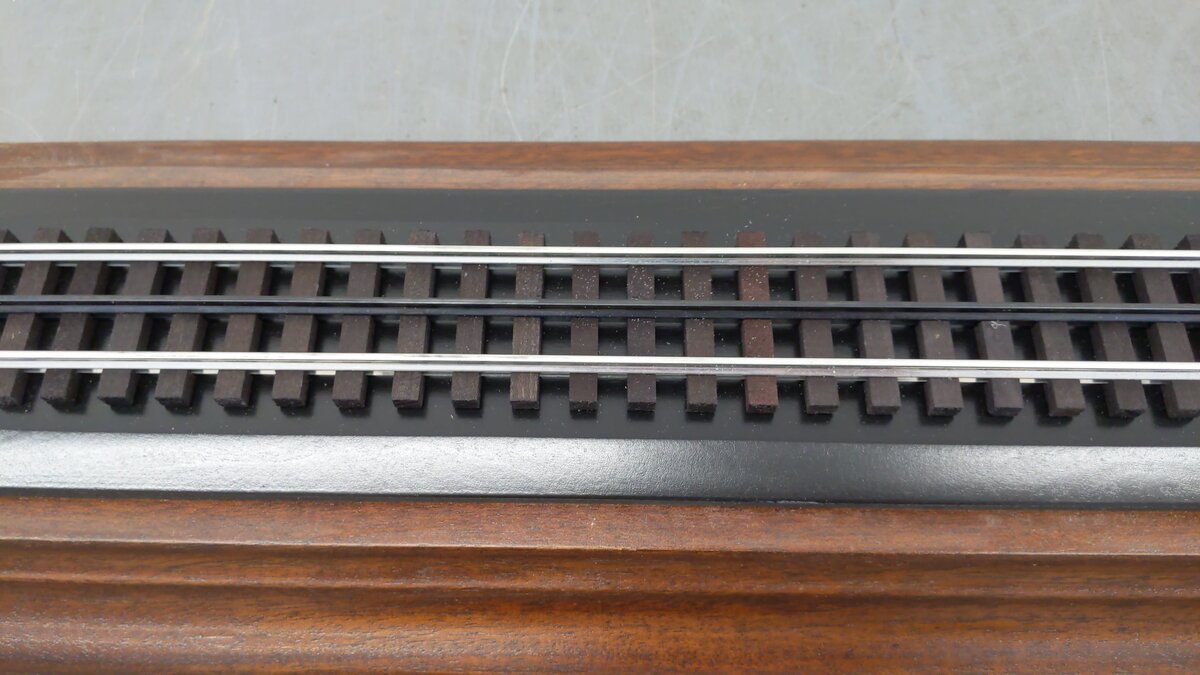 O Gauge Display Case 24