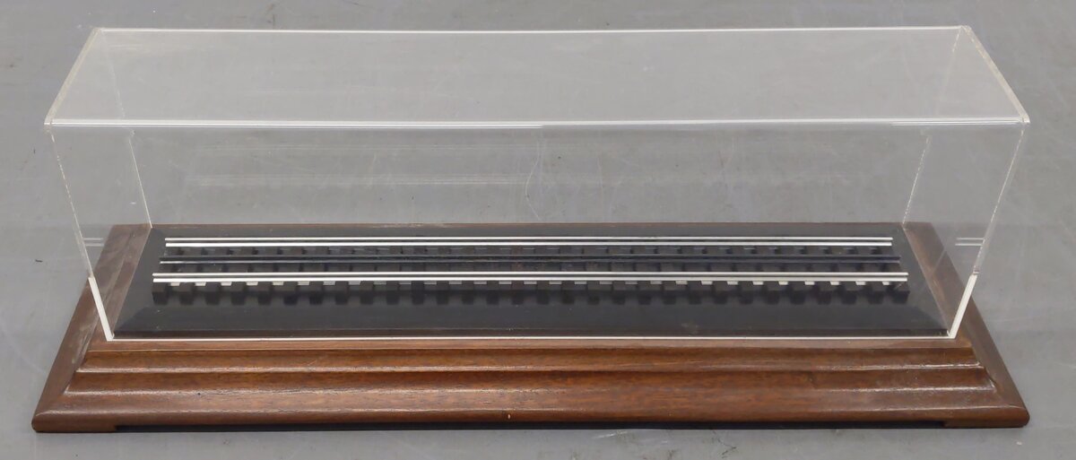 O Gauge Display Case 24