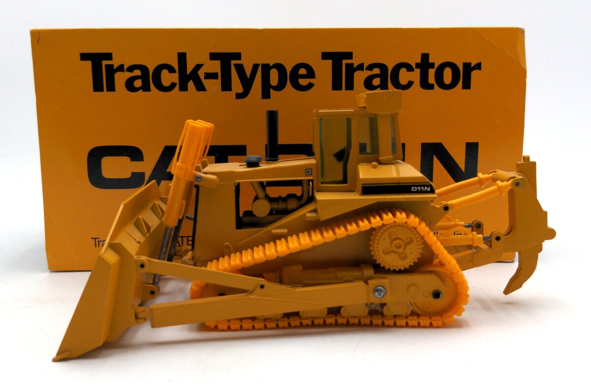 Conrad 285 1:50 Caterpillar D10N Dozer with Ripper LN/Box