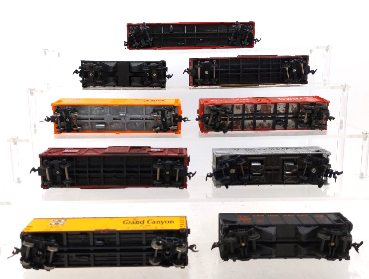Tyco & Other HO Scale Assorted Freight Cars [9] VG