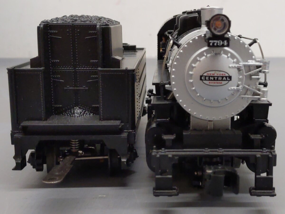 Lionel 6-30156 NYC Flyer 0-8-0 Steam Locomotive and Tender #7794 EX