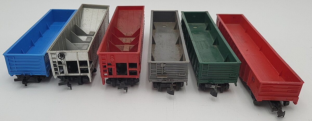 Lima & Other HO Scale Assorted Freight Cars: 83116, 2610, 127, 128, 300747 [6] VG