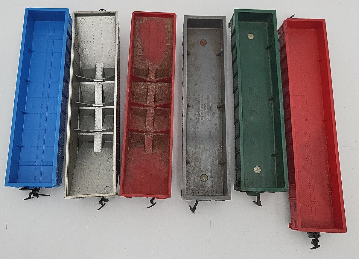 Lima & Other HO Scale Assorted Freight Cars: 83116, 2610, 127, 128, 300747 [6] VG
