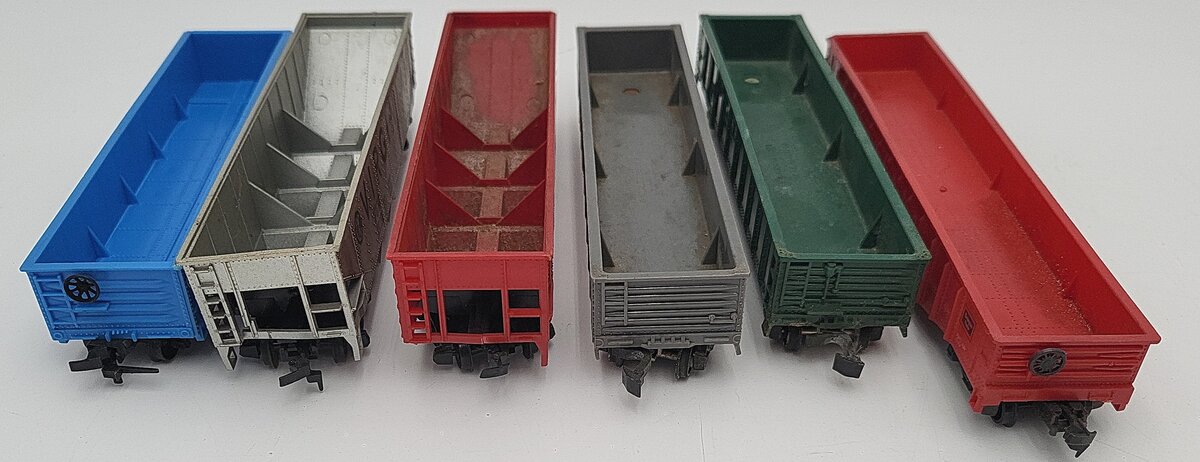 Lima & Other HO Scale Assorted Freight Cars: 83116, 2610, 127, 128, 300747 [6] VG