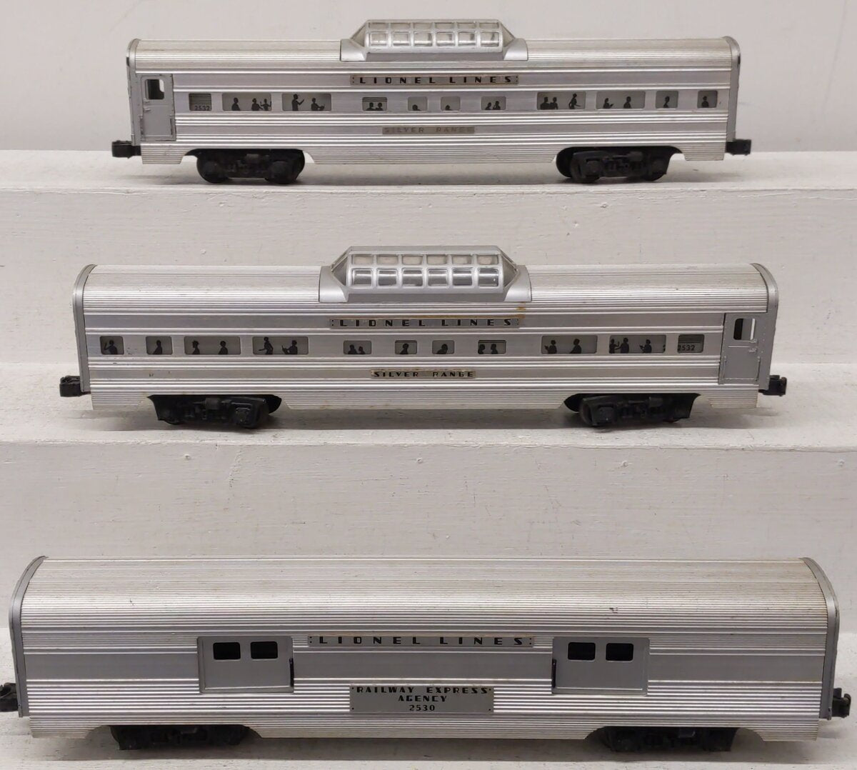 Lionel Vintage O Lionel Lines Aluminum Cars 2530, 2532 [3]
