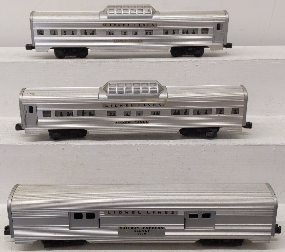 Lionel Vintage O Lionel Lines Aluminum Cars 2530, 2532 [3]