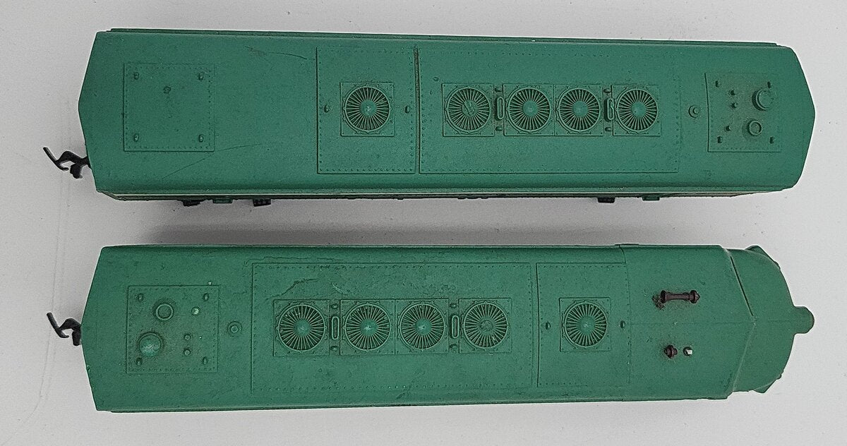 Mantua T.Y.C.O. HO Scale Penn Central Diesel Dummy Locomotive #9451 & B Unit EX