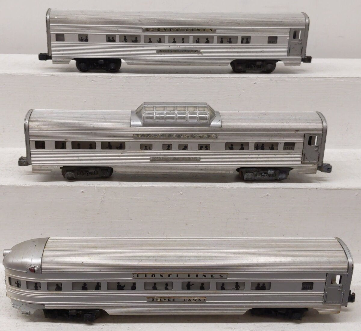 Lionel Vintage O Lionel Lines Aluminum Passenger Cars 2531, 2532, 2534 [3]