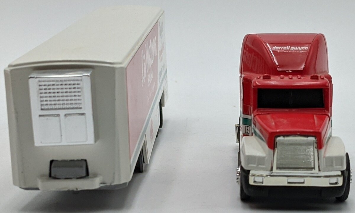 Ertl T102 1:64 Semi Tractor w/Van Trailer - La Victoria Salsa NIB