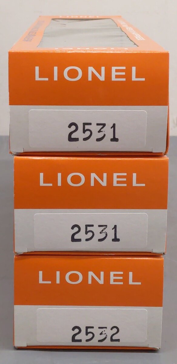Lionel Vintage O Lionel Lines Aluminum Passenger Cars 2531, 2532 [3] VG