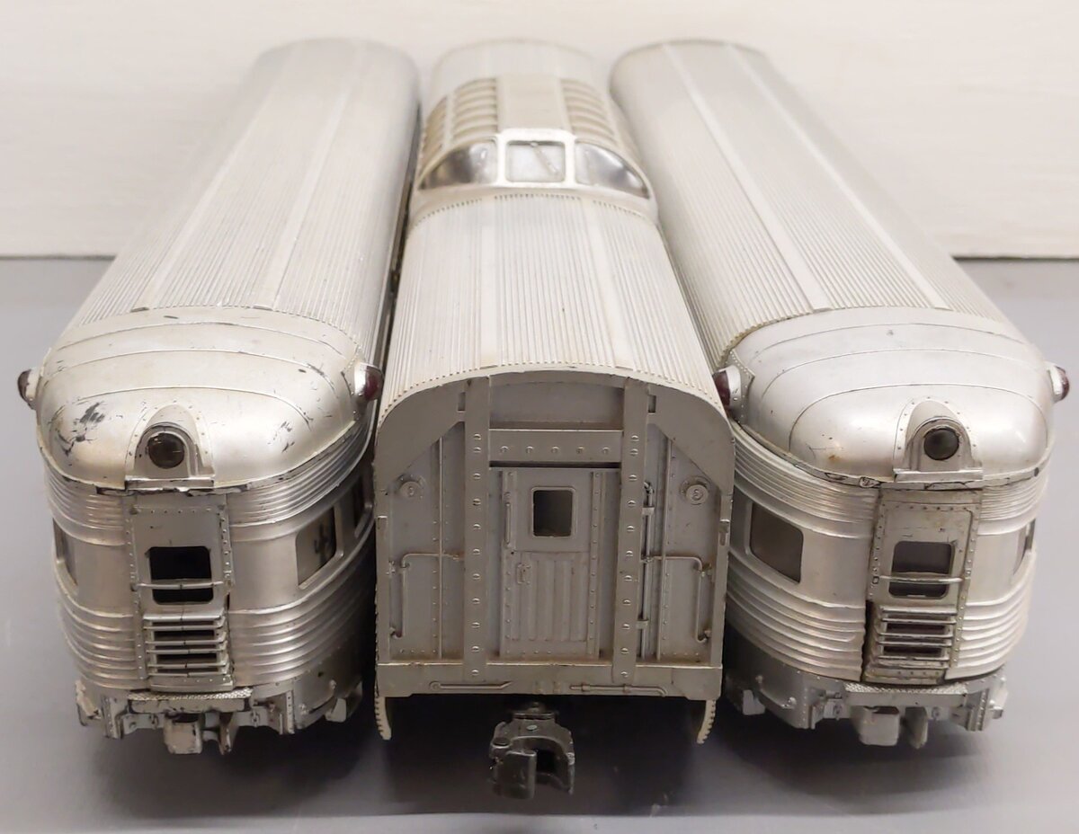 Lionel Vintage O Lionel Lines Aluminum Passenger Cars 2531, 2532 [3] VG