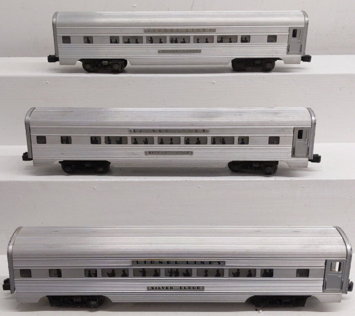 Lionel Vintage O Lionel Lines Aluminum Passenger Cars 2533, 2534 [3] VG