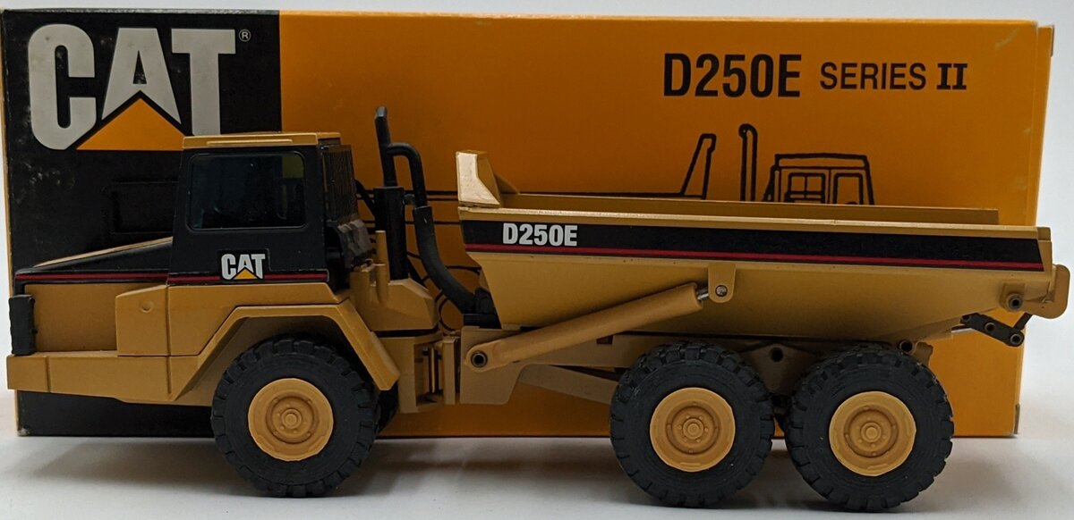 NZG 4131 1:50 Caterpillar D250E Series 2 Articulated Truck NIB