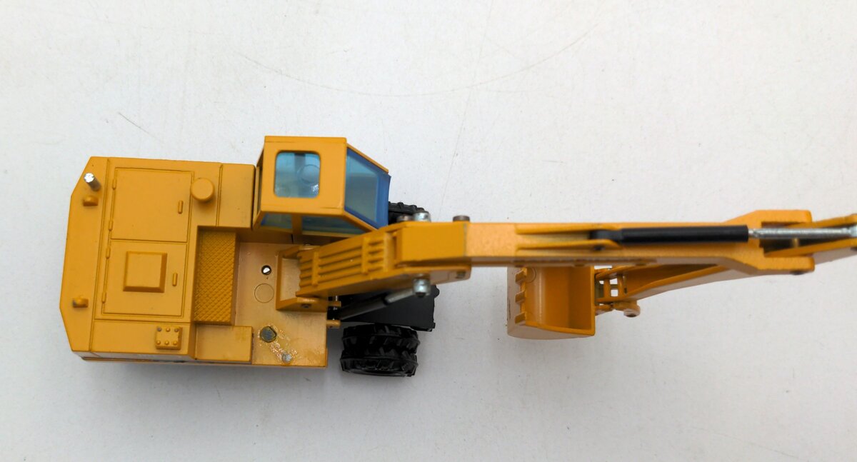 NZG 239 1:50 Caterpillar 224 Wheeled Excavator VG/Box