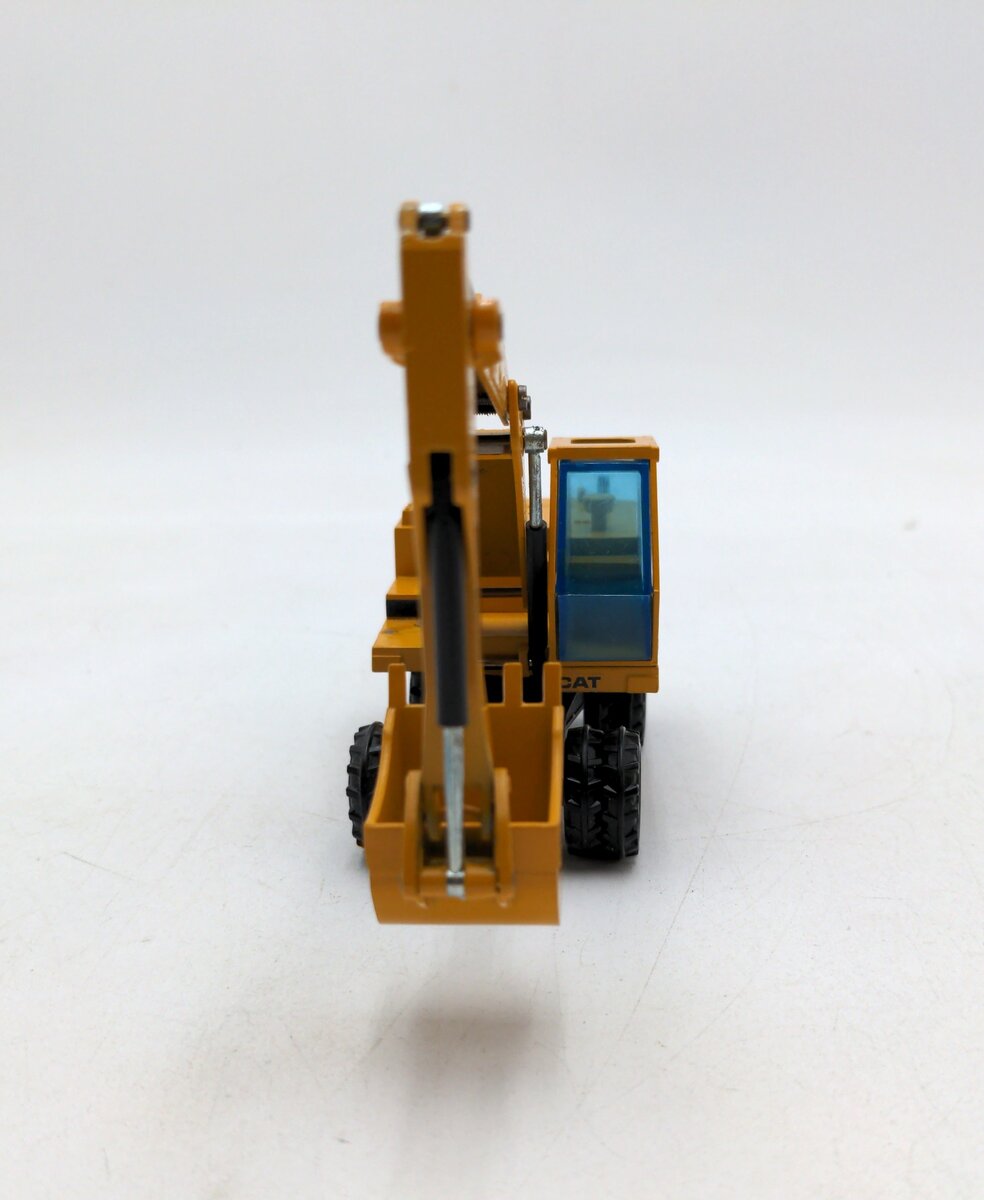 NZG 239 1:50 Caterpillar 224 Wheeled Excavator VG/Box