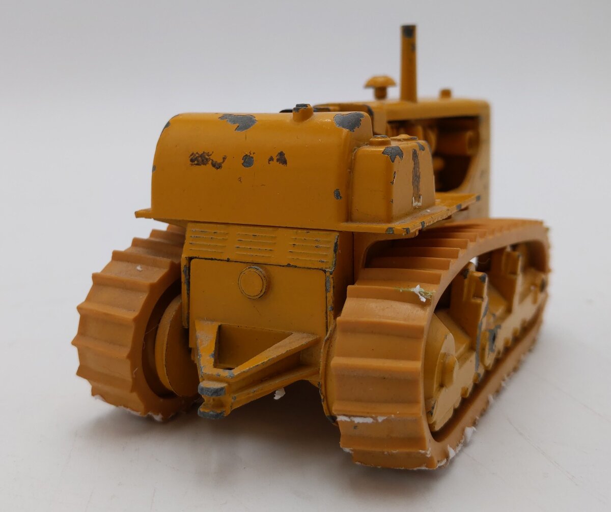 Conrad 1:50 Scale Caterpillar D9G Tractor