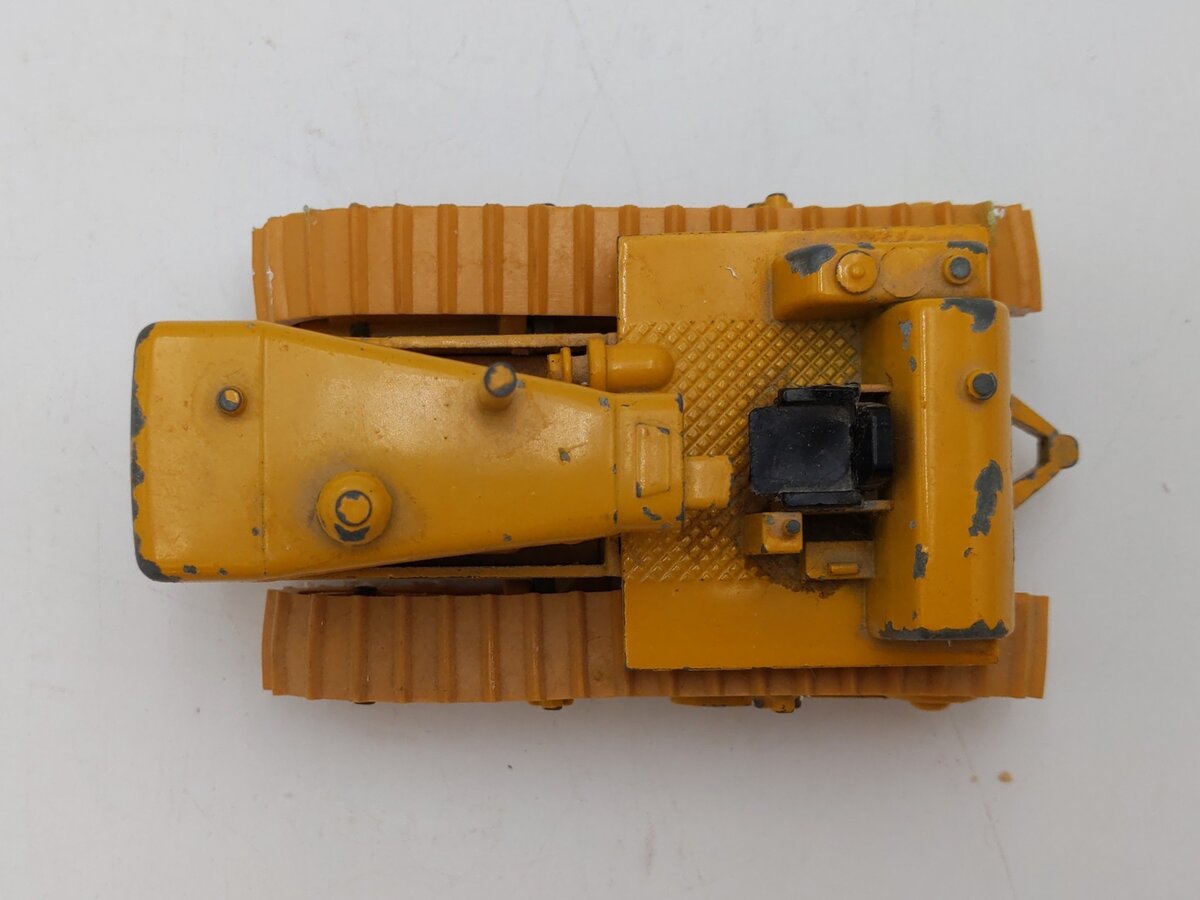Conrad 1:50 Scale Caterpillar D9G Tractor