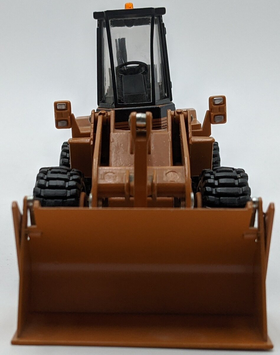 Conrad 2426 1:35 Scale Case 621 Wheel Loader with 4-in-1 Bucket NIB