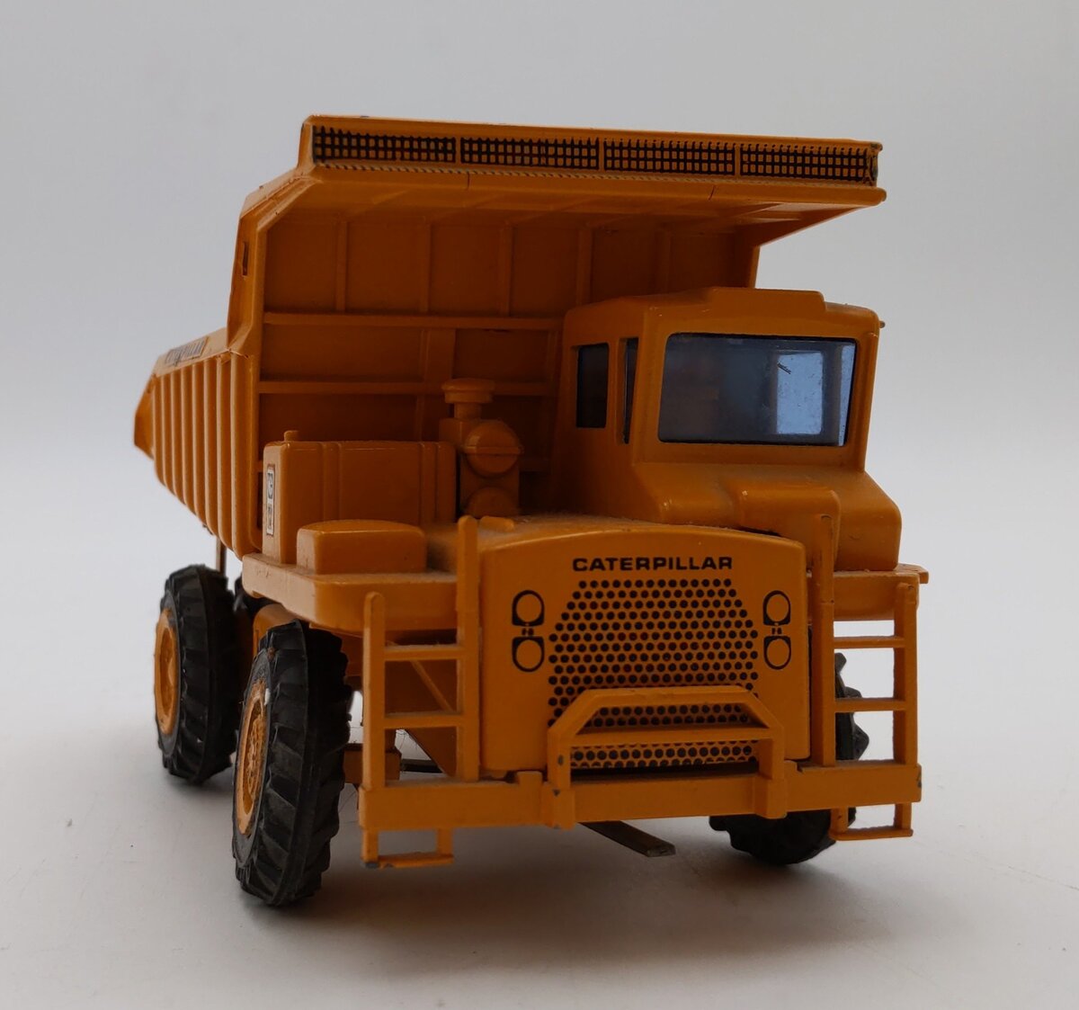 Conrad 1:50 Scale Caterpillar 769B Off Highway Dump Truck EX