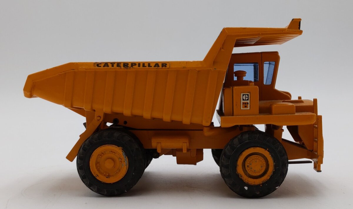 Conrad 1:50 Scale Caterpillar 769B Off Highway Dump Truck EX