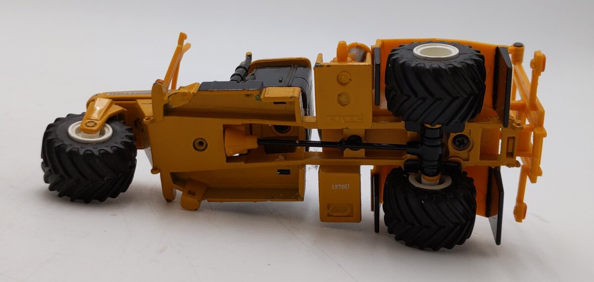 ERTL 1507U 1:64 Terra-Gator 3-Wheel Chemical Truck - AG Chem EX