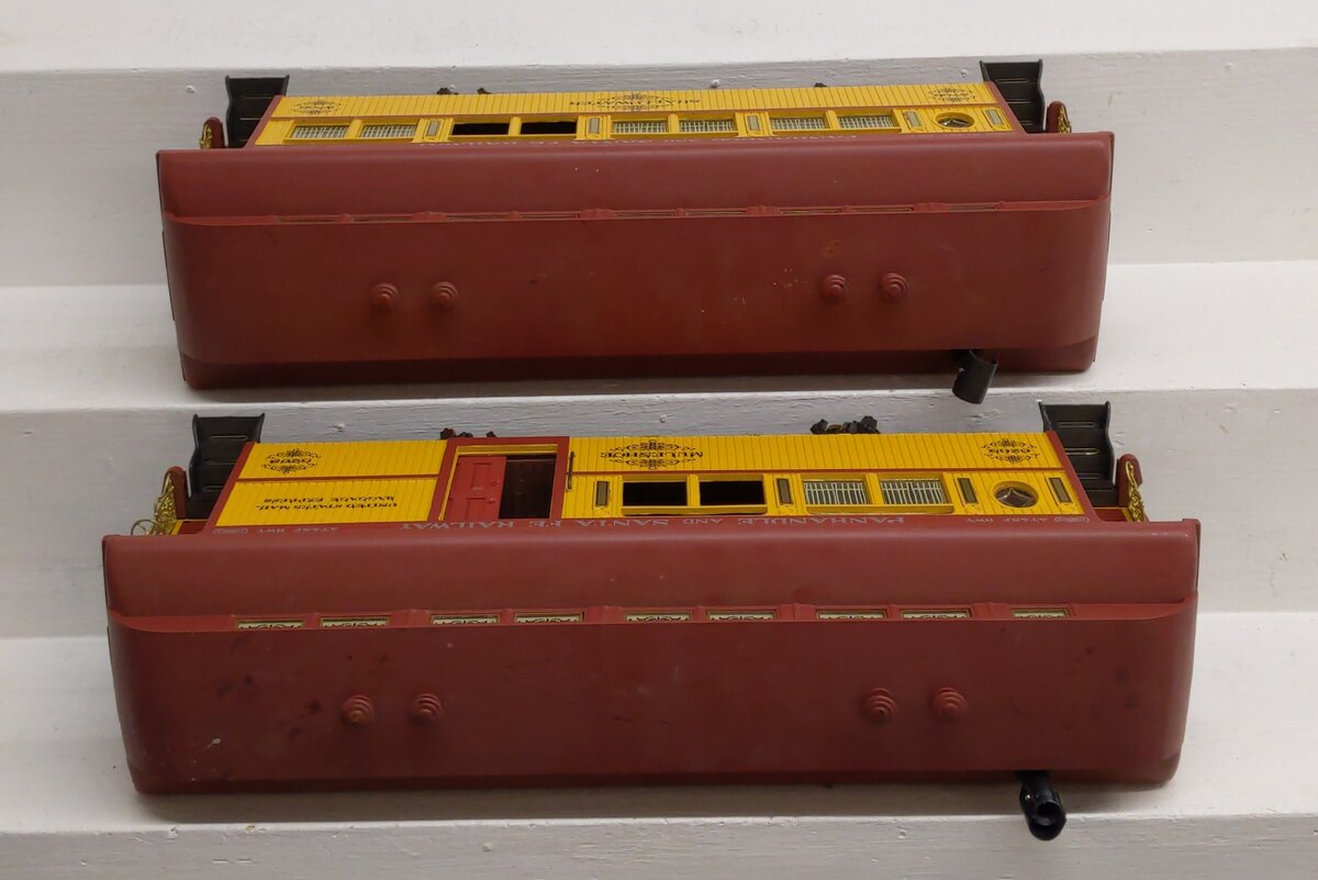 Aristo-Craft 28109  G Gauge Santa Fe Starter Train Passenger Cars VG