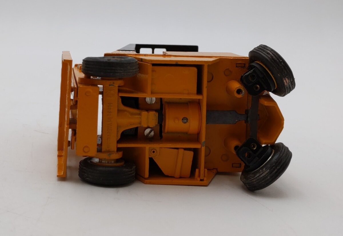 Conrad 1:50 Caterpillar M300LD Yellow High lIft Fork Truck VG