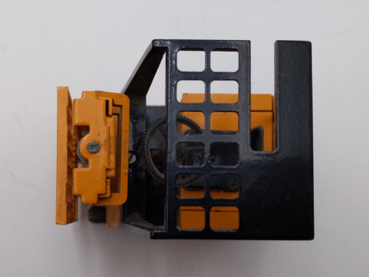 Conrad 1:50 Caterpillar M300LD Yellow High lIft Fork Truck VG