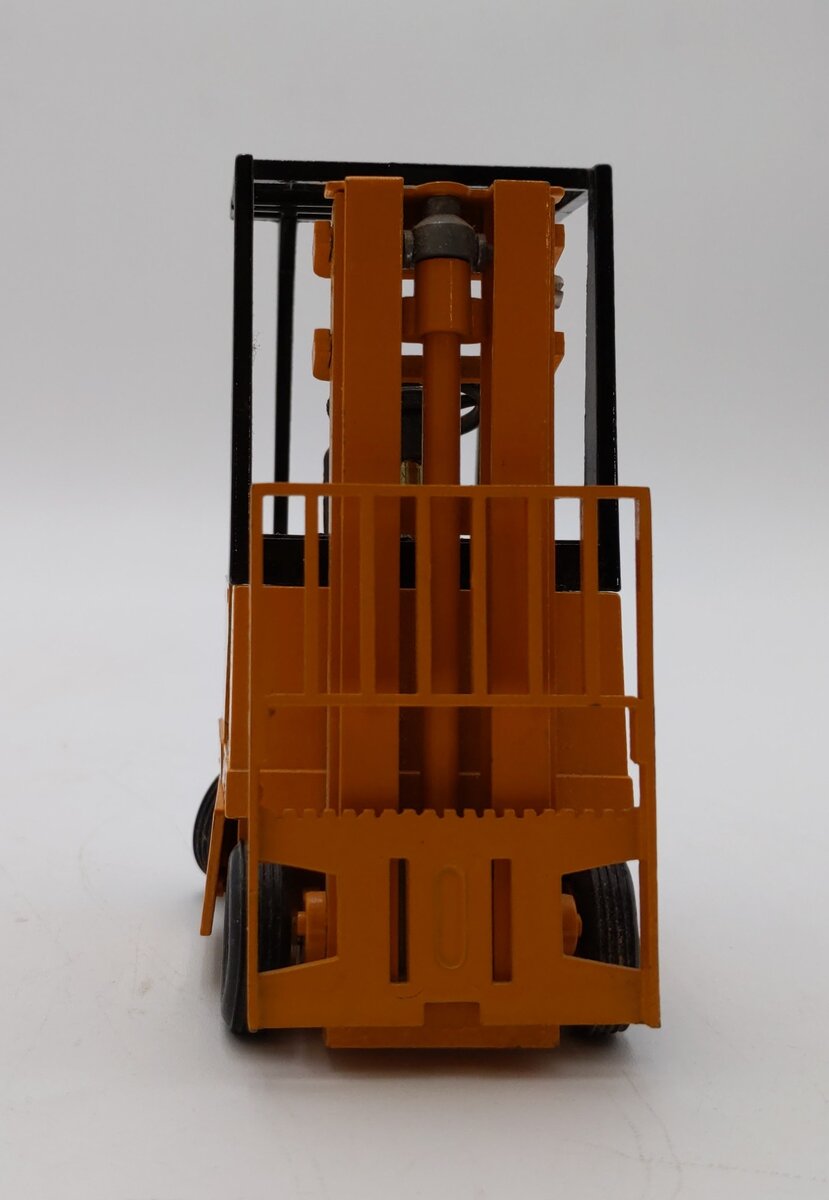 Conrad 1:50 Caterpillar M300LD Yellow High lIft Fork Truck VG