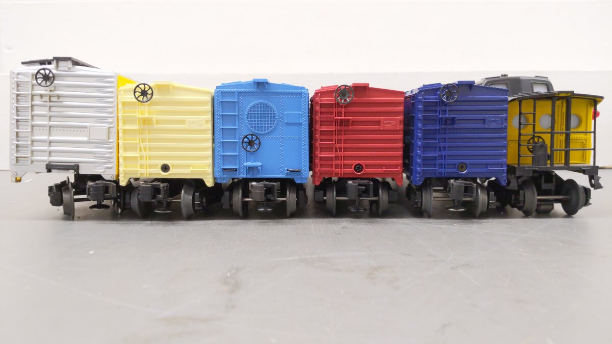 Lionel O Assorted Freight Cars 6-9168, 6-16750, 6-9808, 6-29213, 6-9788 [6] VG/Box
