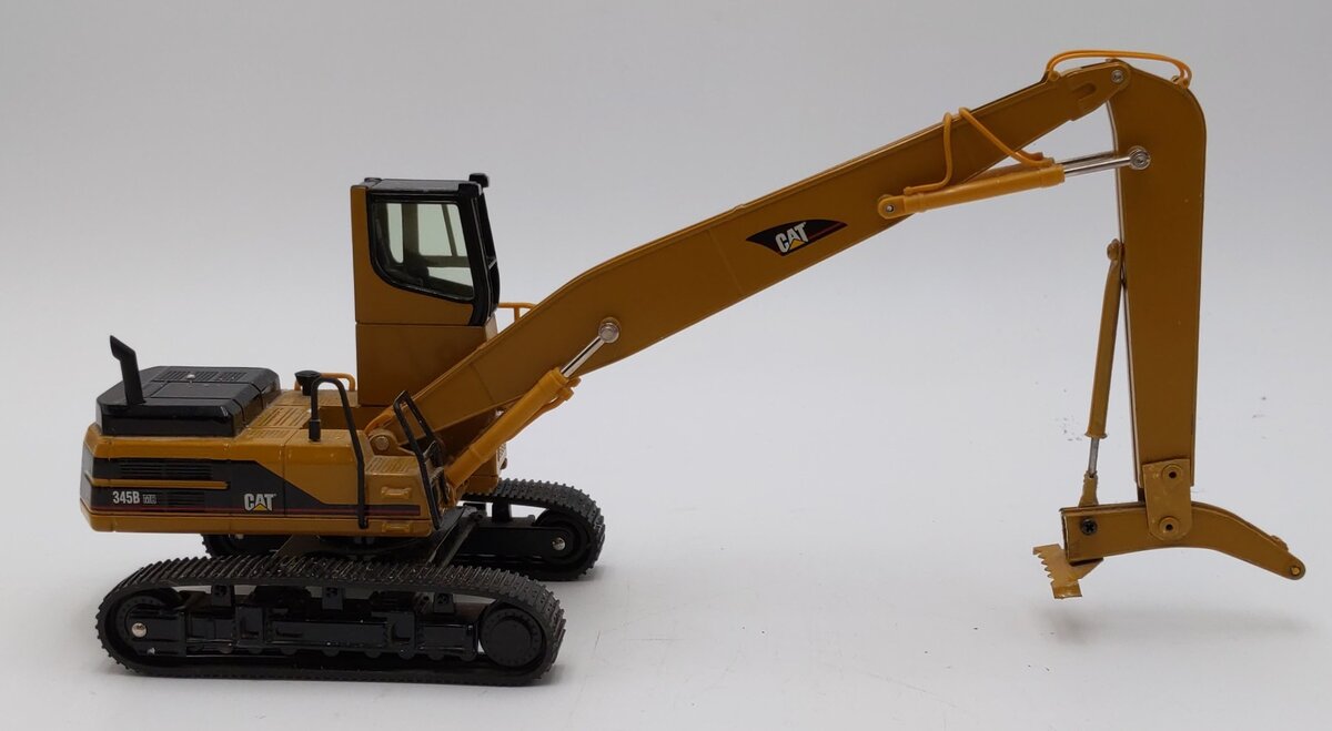 Norscot 55080 1:50 CAT 345B Series II Material Handler w/Work Tools LN