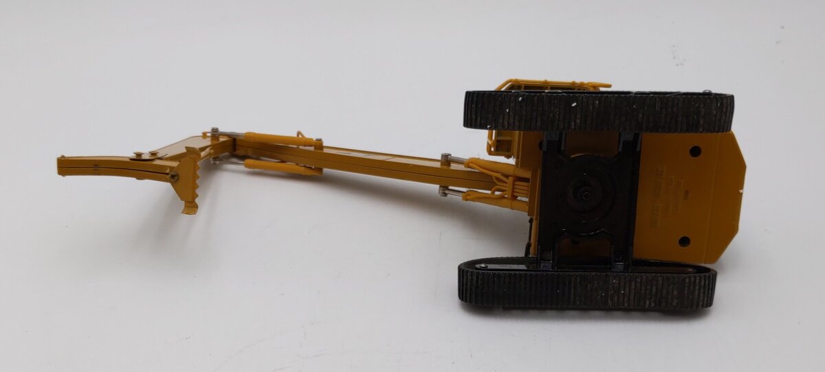 Norscot 55080 1:50 CAT 345B Series II Material Handler w/Work Tools LN