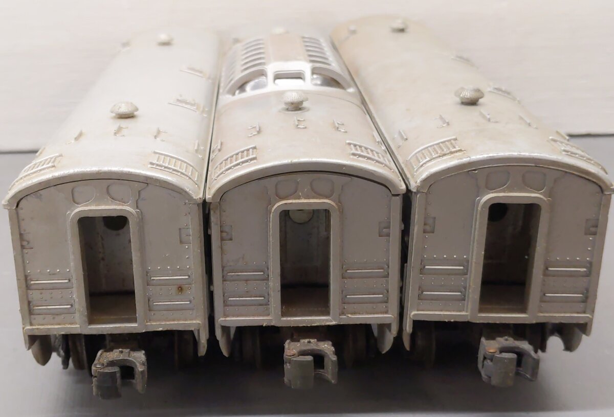 Lionel Vintage O Lionel Lines Illuminated Passenger Cars 2434, 2432, 2435 [3]