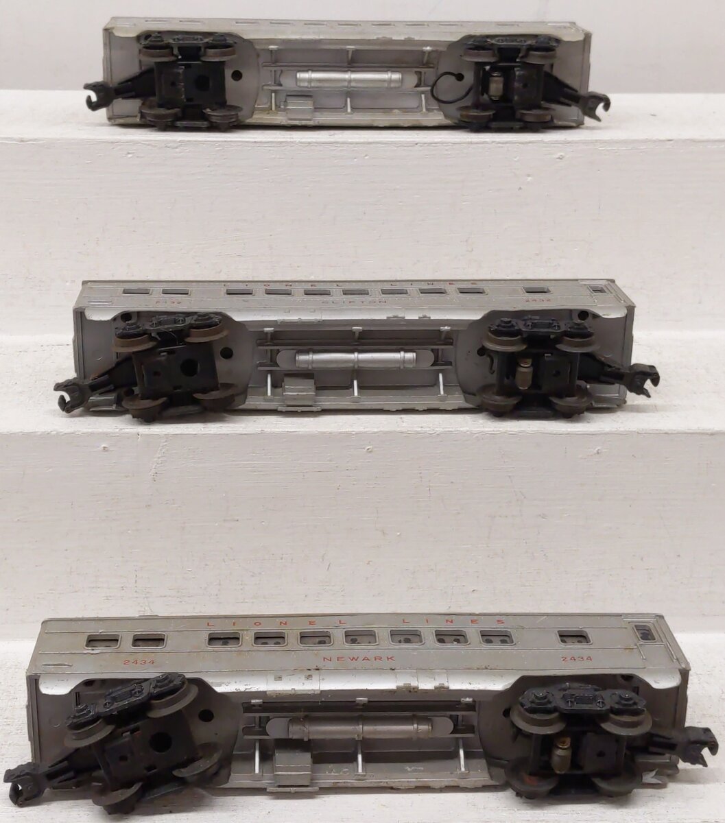 Lionel Vintage O Lionel Lines Illuminated Passenger Cars 2434, 2432, 2435 [3]