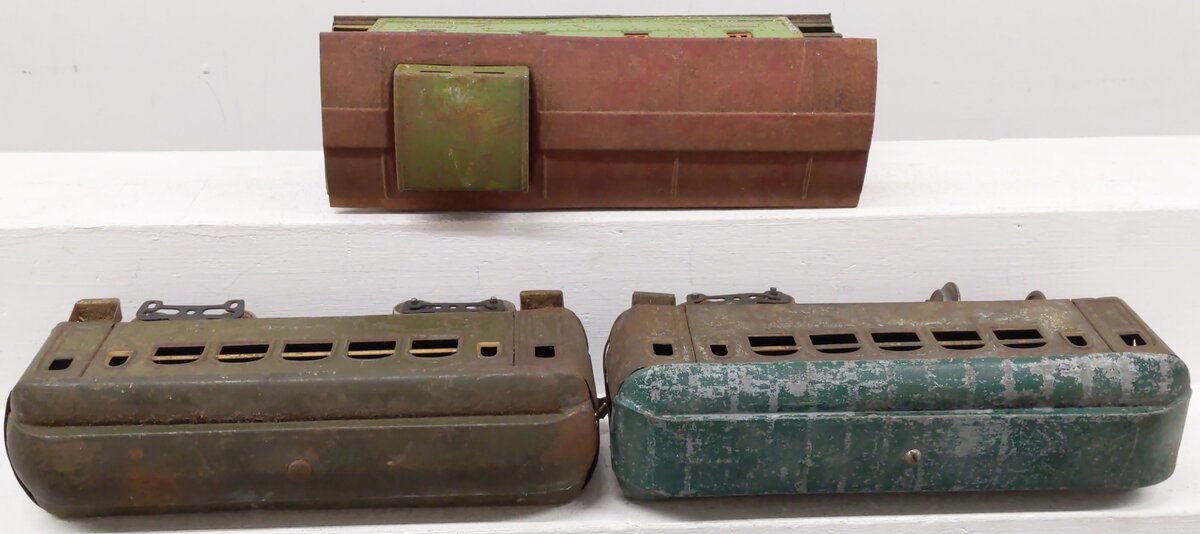 Lionel Vintage Standard Gauge Tinplate Passenger Cars [3]