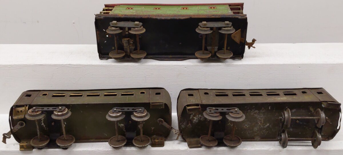 Lionel Vintage Standard Gauge Tinplate Passenger Cars [3]