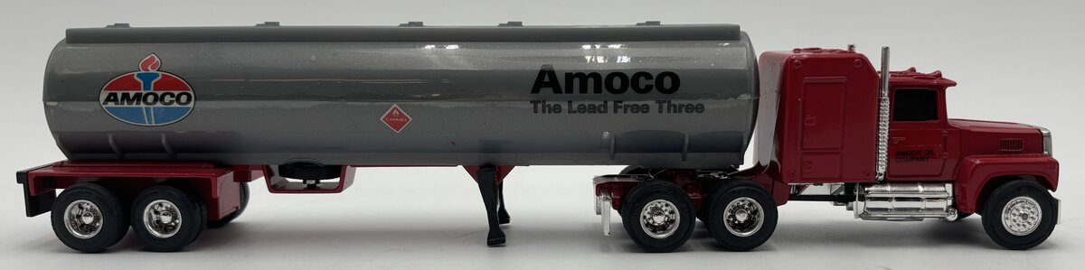 Ertl 9733 1:64 Ford LTL-9000 w/Sleeper Tanker Truck - Amoco EX/Box