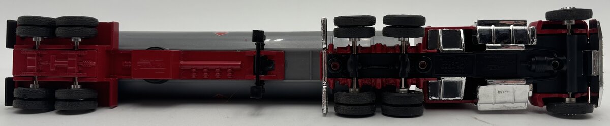 Ertl 9733 1:64 Ford LTL-9000 w/Sleeper Tanker Truck - Amoco EX/Box